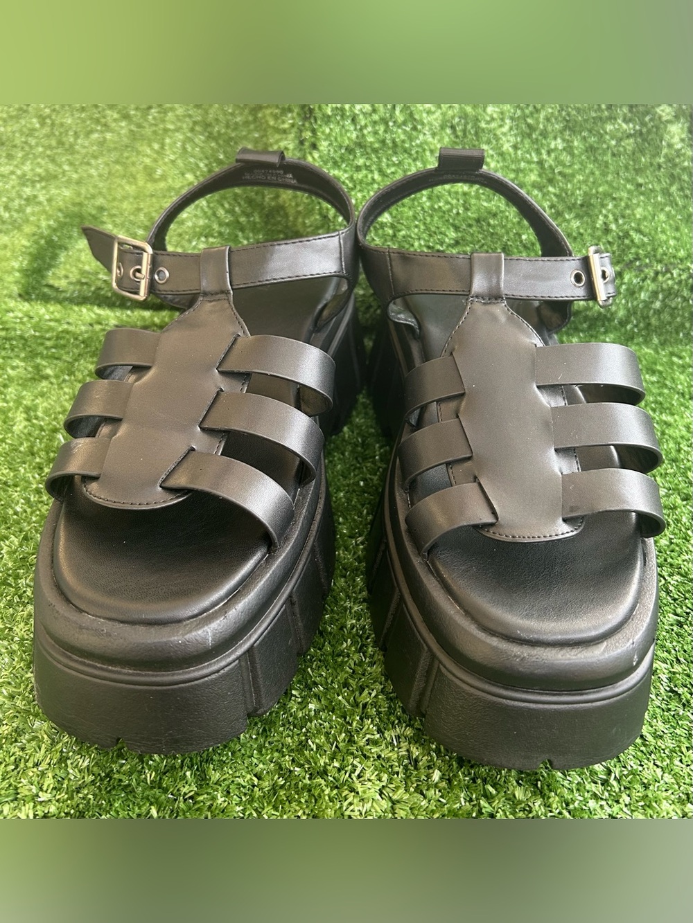 Forever 21 Black Chunky Platform Sandals